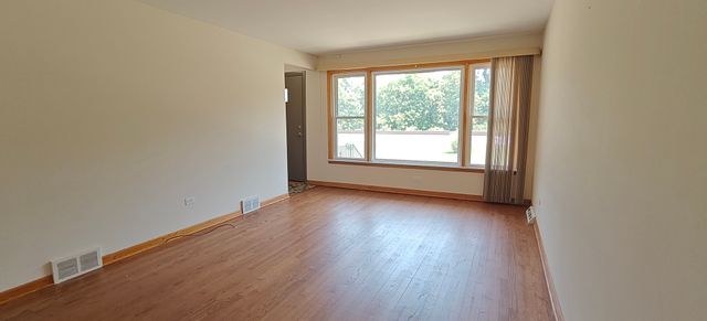 10824 S Sacramento Avenue, Chicago, IL 60655