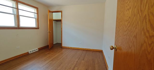 10824 S Sacramento Avenue, Chicago, IL 60655