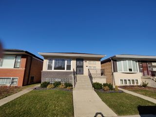 10824 S Sacramento Avenue, Chicago, IL 60655