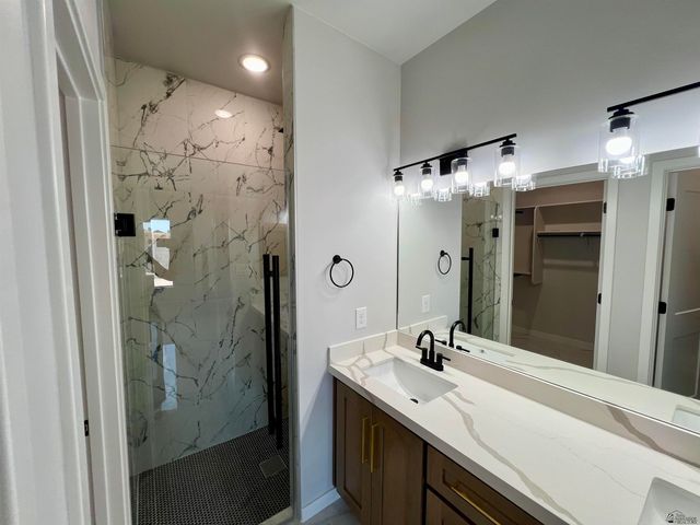 5085 E Los Olivos Dr, San Luis, AZ 85336