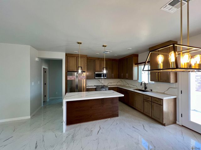 5085 E Los Olivos Dr, San Luis, AZ 85336