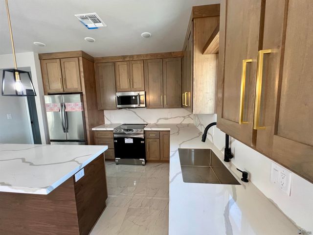 5085 E Los Olivos Dr, San Luis, AZ 85336