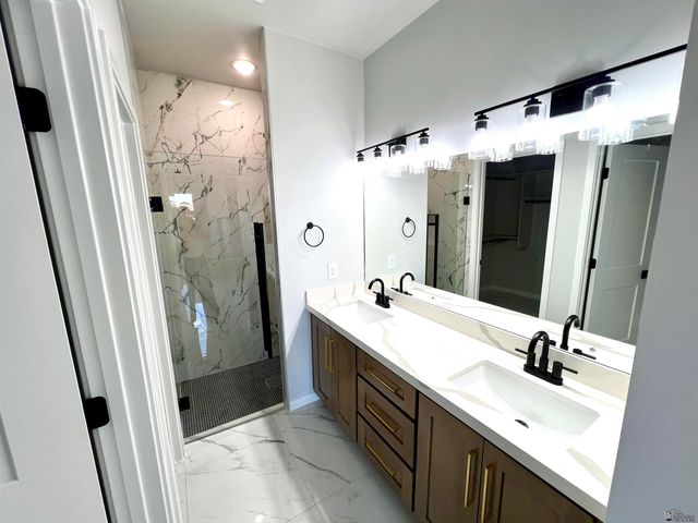 5085 E Los Olivos Dr, San Luis, AZ 85336