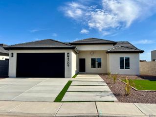 5085 E Los Olivos Dr, San Luis, AZ 85336