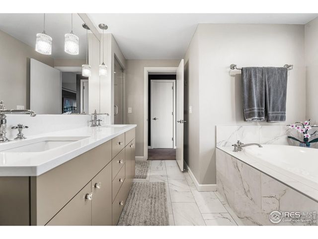 1900 E Girard Pl 1008, Englewood, CO 80113