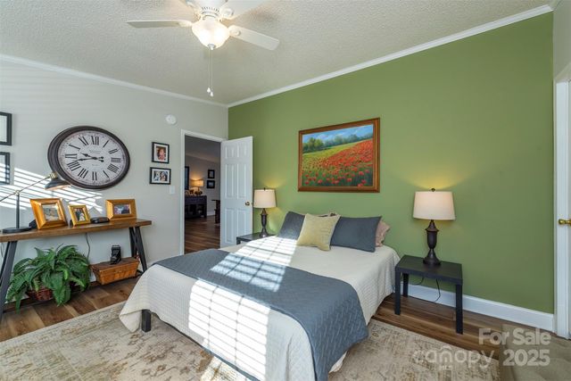 428 Riverwind Drive, Hendersonville, NC 28739