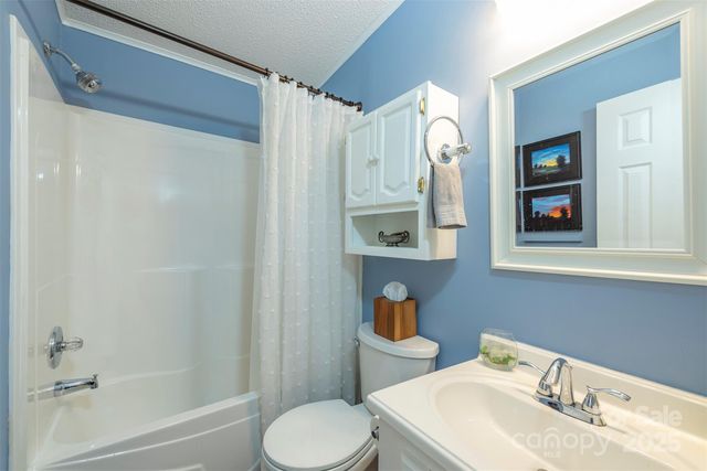 428 Riverwind Drive, Hendersonville, NC 28739