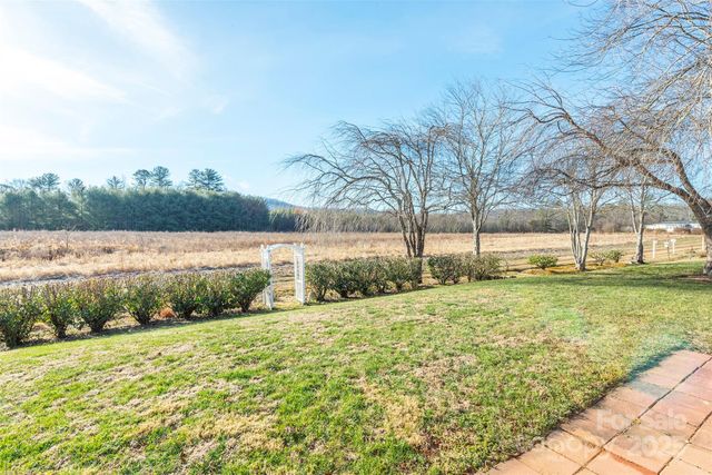 428 Riverwind Drive, Hendersonville, NC 28739