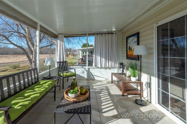 428 Riverwind Drive, Hendersonville, NC 28739