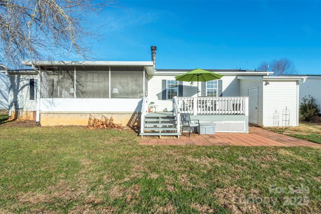 428 Riverwind Drive, Hendersonville, NC 28739