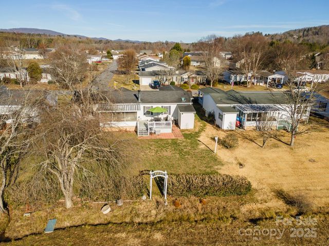 428 Riverwind Drive, Hendersonville, NC 28739