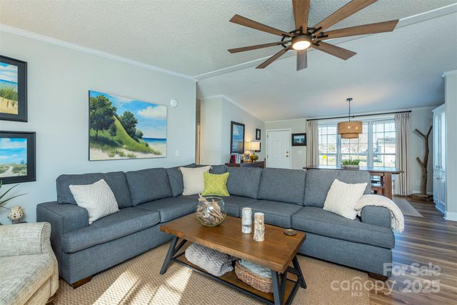 428 Riverwind Drive, Hendersonville, NC 28739