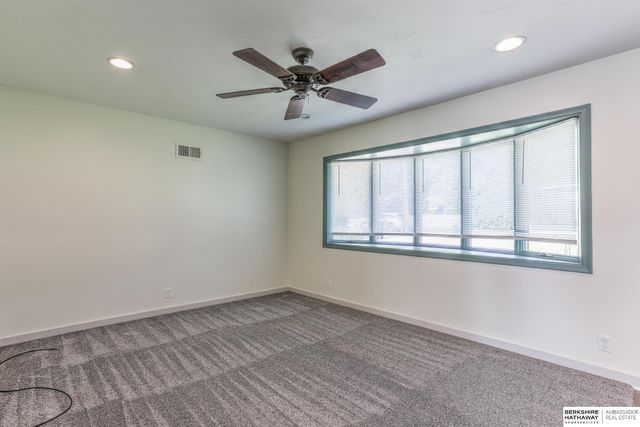 4011 N 92 Avenue, Omaha, NE 68134