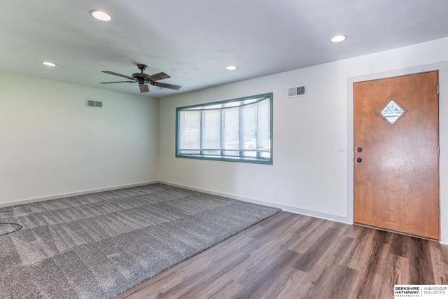 4011 N 92 Avenue, Omaha, NE 68134