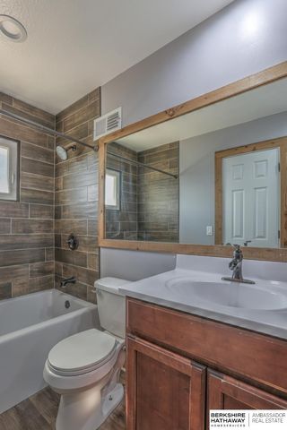 4011 N 92 Avenue, Omaha, NE 68134