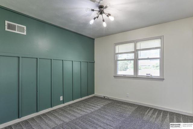 4011 N 92 Avenue, Omaha, NE 68134