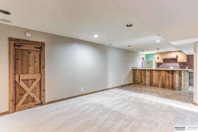 4011 N 92 Avenue, Omaha, NE 68134