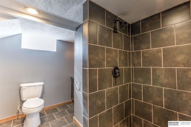 4011 N 92 Avenue, Omaha, NE 68134