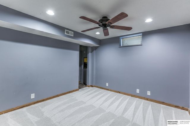 4011 N 92 Avenue, Omaha, NE 68134