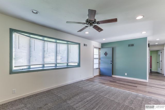 4011 N 92 Avenue, Omaha, NE 68134