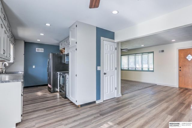 4011 N 92 Avenue, Omaha, NE 68134
