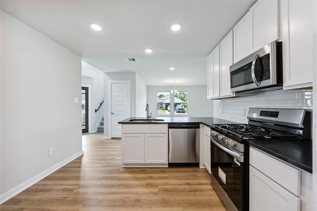 1200 Haverford Lane, Dayton, TX 77535