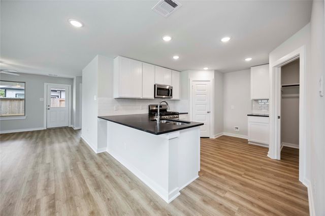 1200 Haverford Lane, Dayton, TX 77535