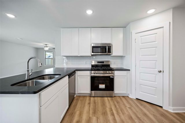 1200 Haverford Lane, Dayton, TX 77535