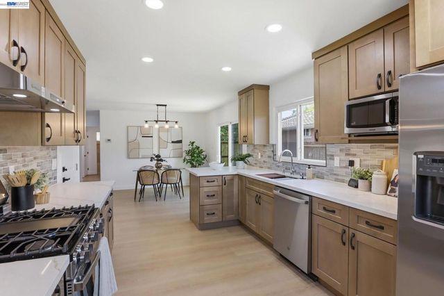 73 Paseo Grande, San Lorenzo, CA 94580