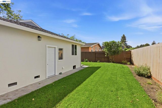 73 Paseo Grande, San Lorenzo, CA 94580