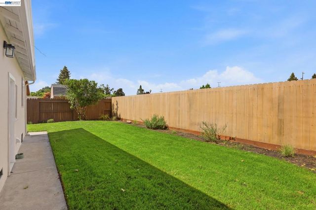 73 Paseo Grande, San Lorenzo, CA 94580