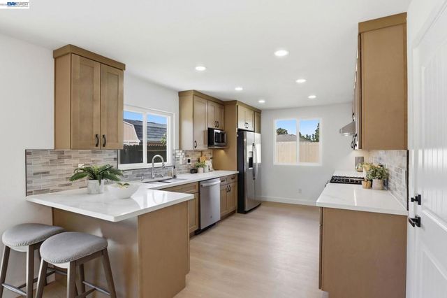 73 Paseo Grande, San Lorenzo, CA 94580