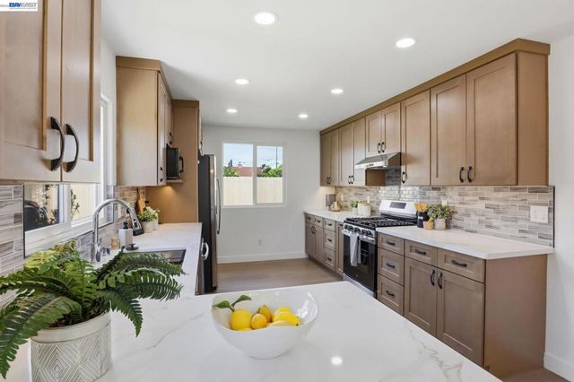 73 Paseo Grande, San Lorenzo, CA 94580
