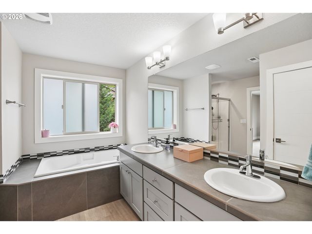 15963 Se TALLINA Dr, Damascus, OR 97089