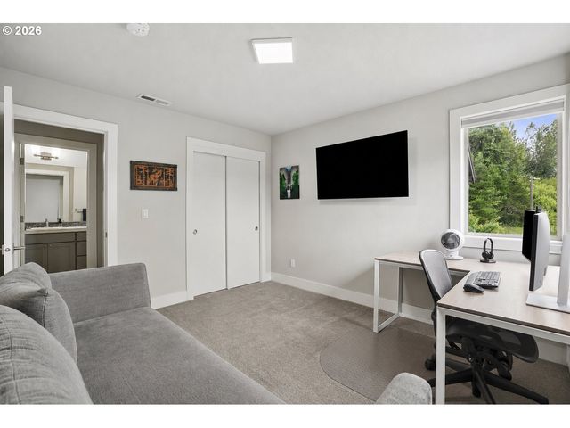 15963 Se TALLINA Dr, Damascus, OR 97089