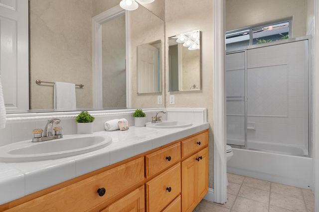 4728 Tenbury Ln, Rocklin, CA 95677