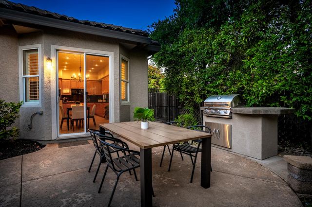 4728 Tenbury Ln, Rocklin, CA 95677