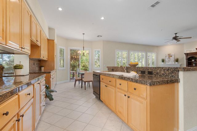 4728 Tenbury Ln, Rocklin, CA 95677