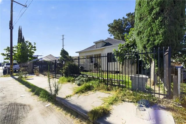 24809 E Benedict, San Bernardino, CA 92408