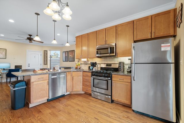 2117 W Irving Park Road 1R, Chicago, IL 60618
