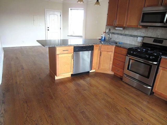2117 W Irving Park Road 1R, Chicago, IL 60618