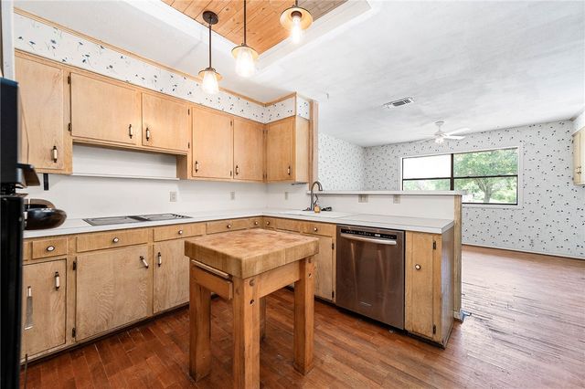 4992 Whispering Oaks Drive, College Station, TX 77845