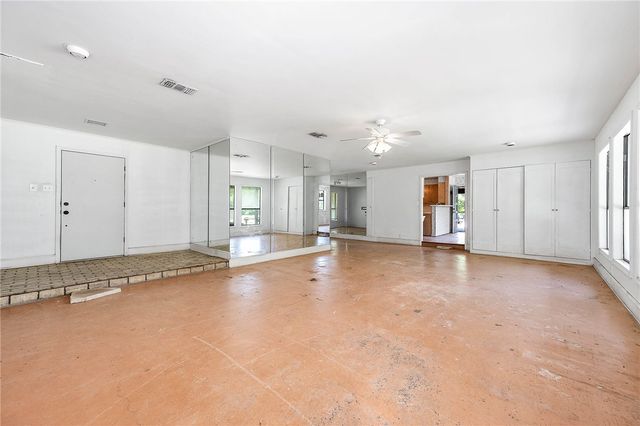 4992 Whispering Oaks Drive, College Station, TX 77845