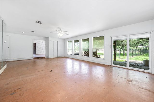 4992 Whispering Oaks Drive, College Station, TX 77845