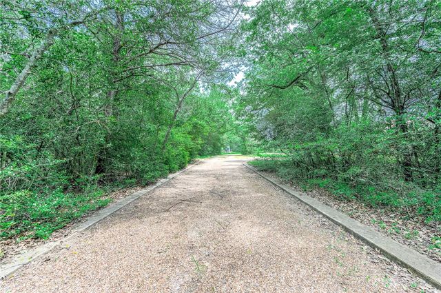 4992 Whispering Oaks Drive, College Station, TX 77845