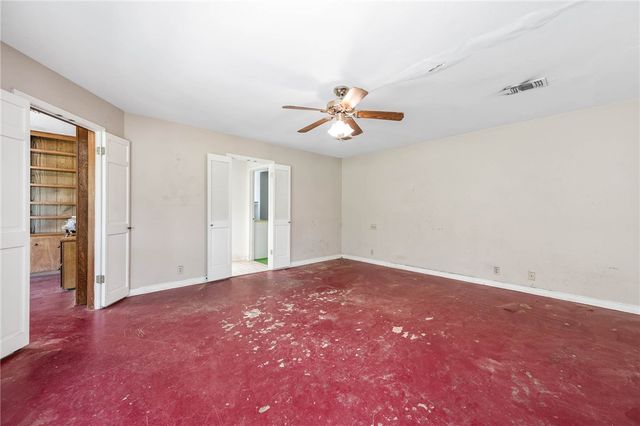 4992 Whispering Oaks Drive, College Station, TX 77845