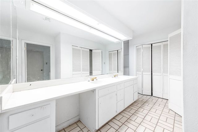 4992 Whispering Oaks Drive, College Station, TX 77845