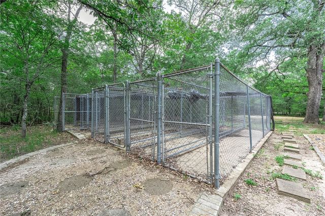 4992 Whispering Oaks Drive, College Station, TX 77845