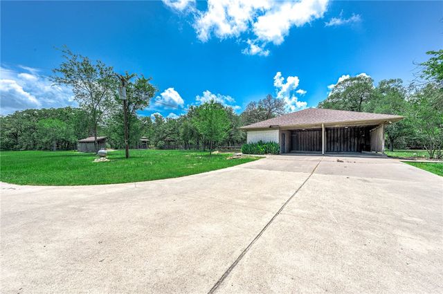 4992 Whispering Oaks Drive, College Station, TX 77845
