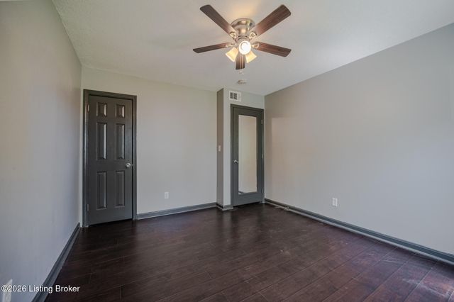 1009 Andle Ct, Louisville, KY 40214